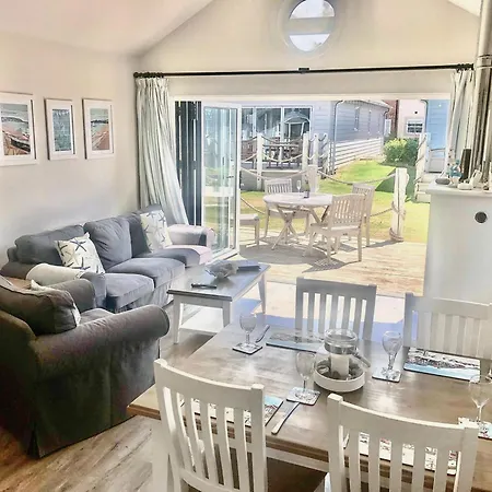 The Bay - Sandy Bay House Дом отдыха *