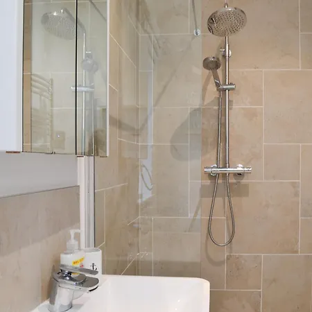 Дом отдыха The Bay - Sandy Bay House